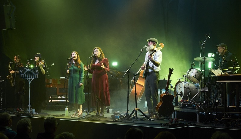 Other image for Friends strike high note with US hit show